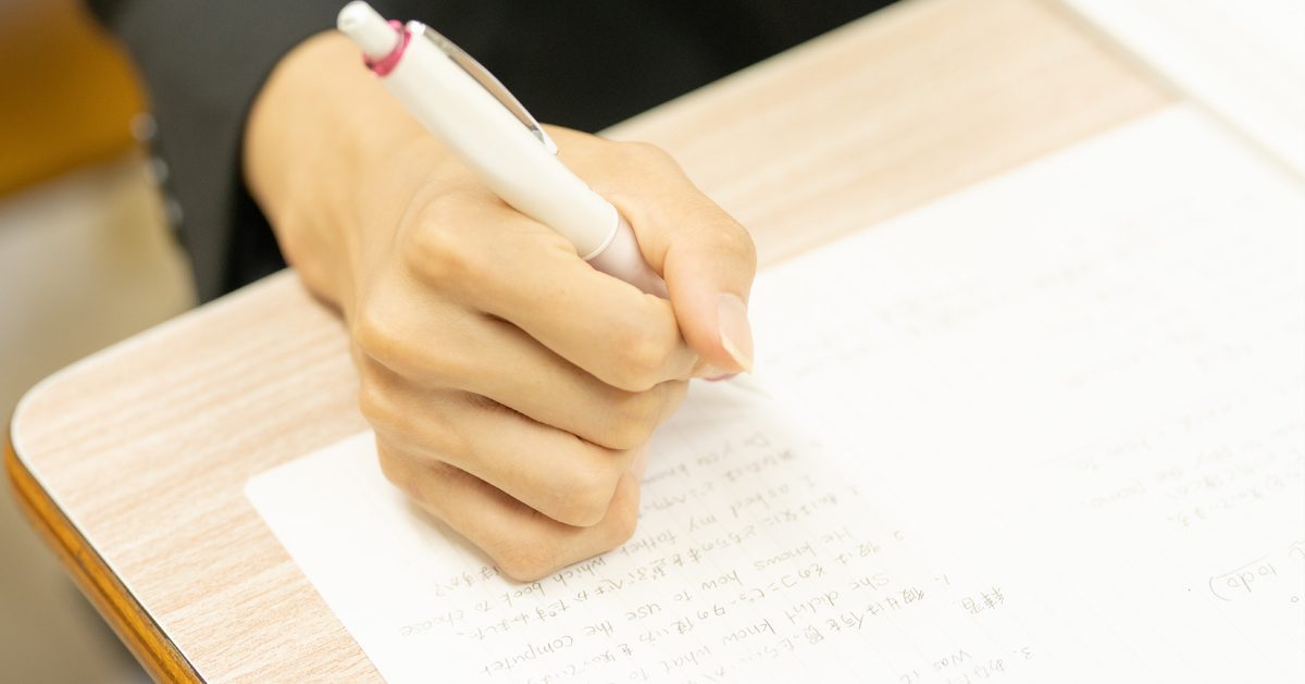 子どもたちに教えています。わたしが教えられています。楽しいです。